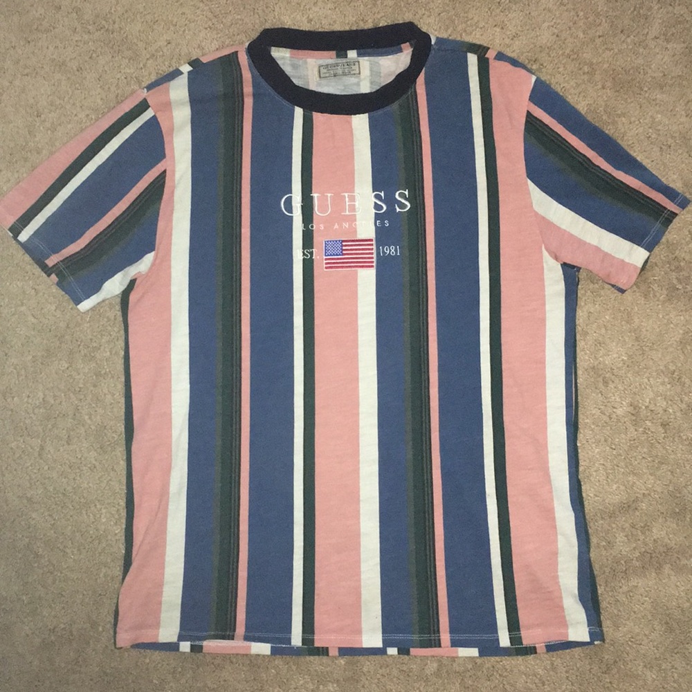 GUESS Short sleeve top.